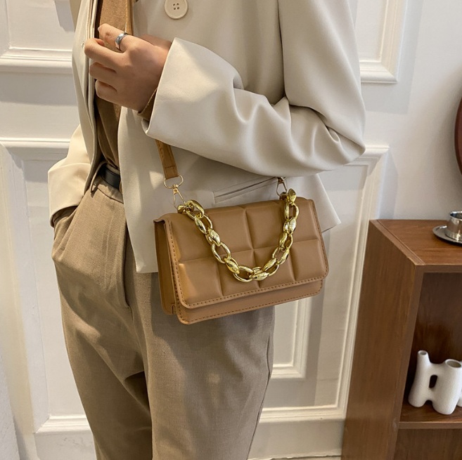 Elegant Designer Crystal Chain Handbag